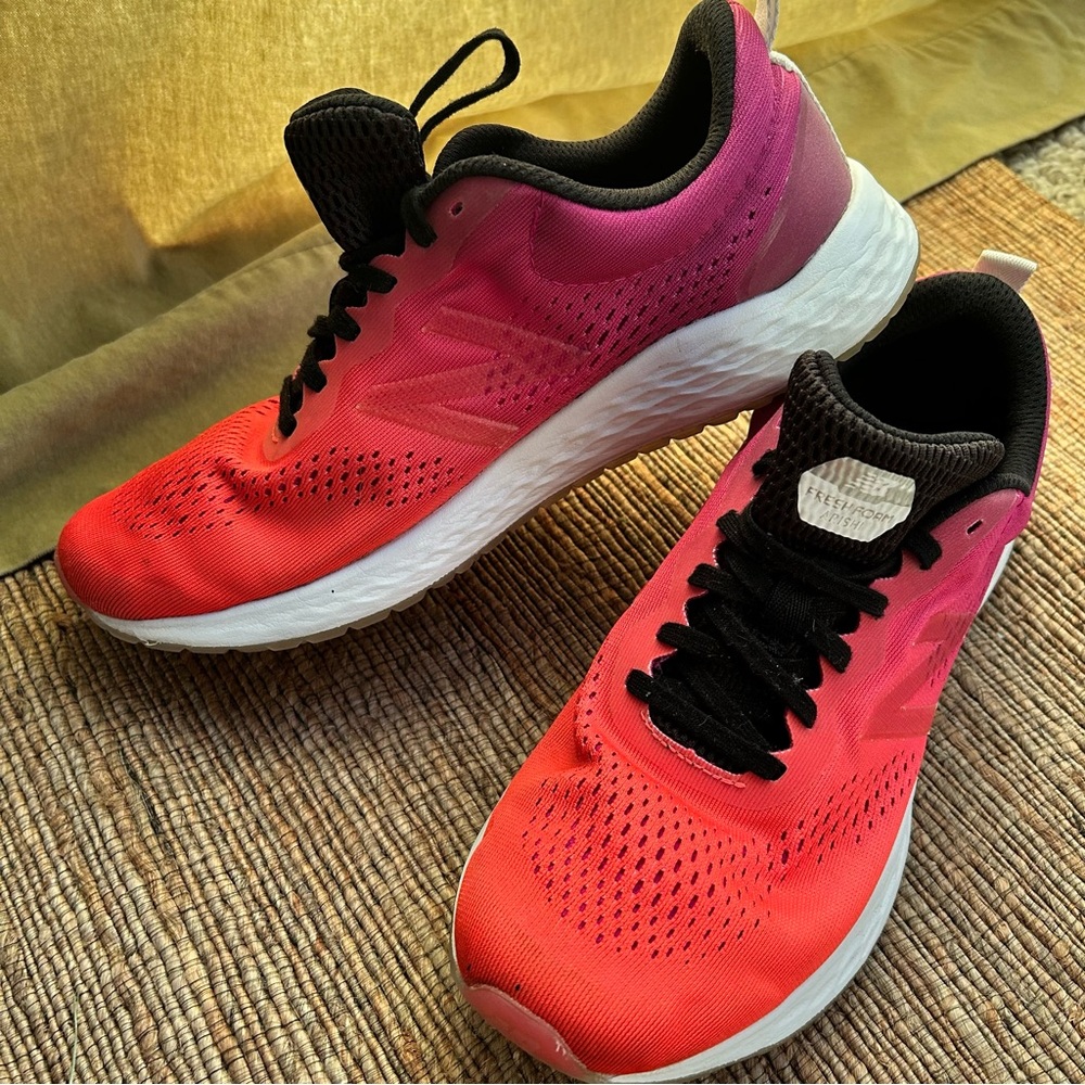 New Balance Fresh Foam Arishi; Wms 10; Ombré Athletic Shoes!